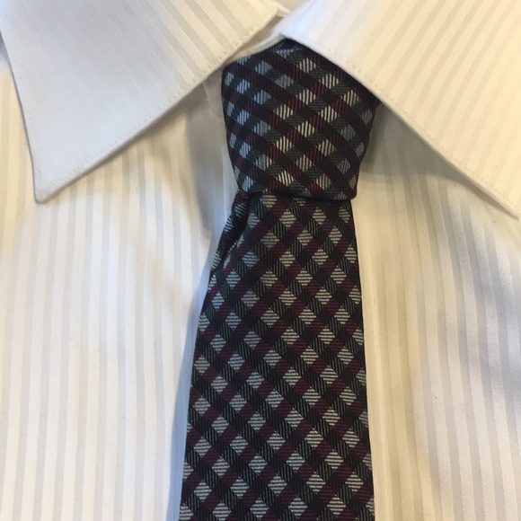 MEXX- Gray with maroon and black check pattern. 100% silk narrow tie. Like New - Picture 9 of 10